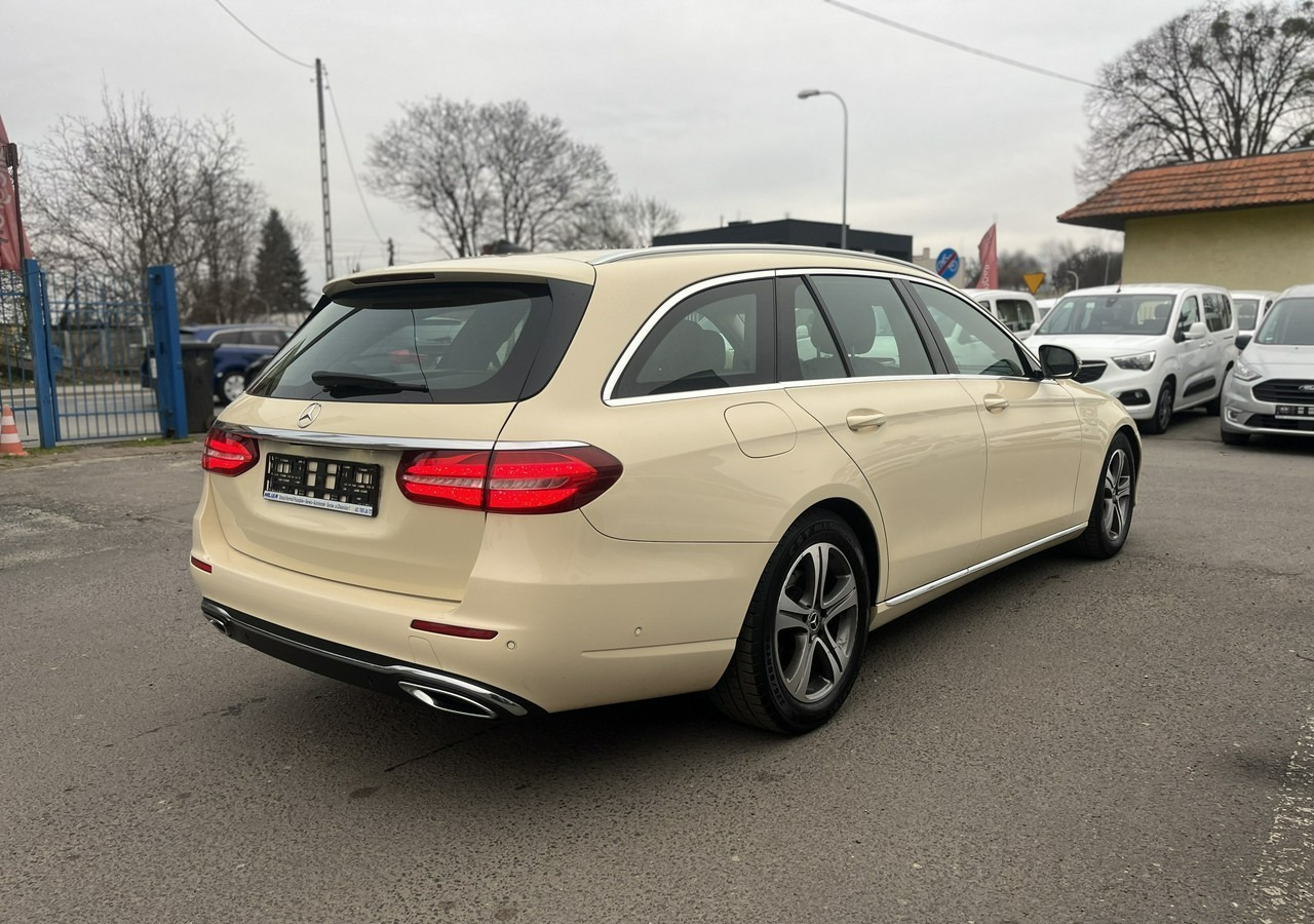 Mercedes-Benz Klasa E E220d T 9G-tronic 197KM Navi FullLed Kamera Asystent Model 2020 FV 2 - سيارة: صور 4 Mercedes-Benz Klasa E E220d T 9G-tronic 197KM Navi FullLed Kamera Asystent Model 2020 FV 2 - سيارة: صور 4