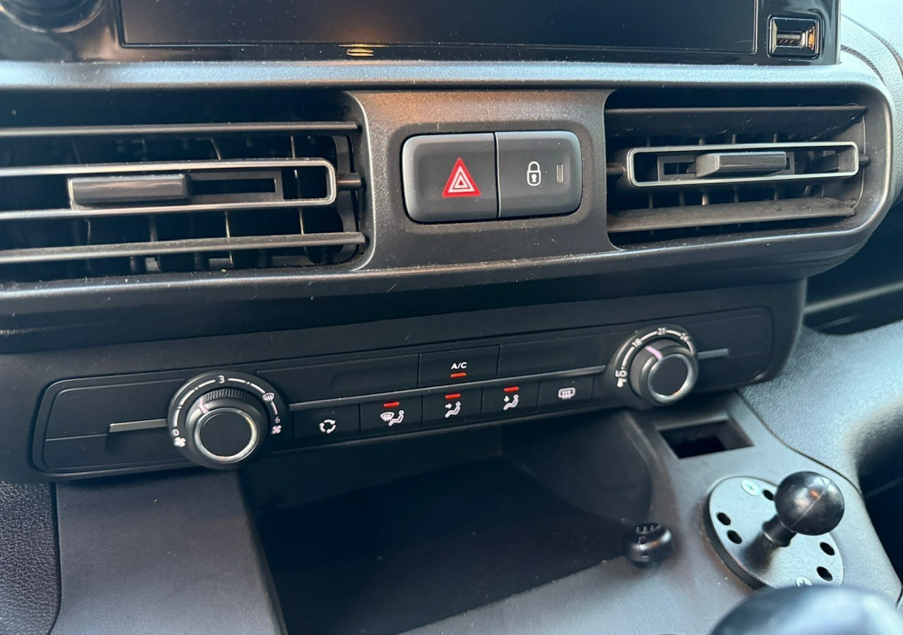 سيارة Opel Combo IV Combo Life Combo do przewozu Niepełnosprawnych inwalida rampa Model 2021: صور 15