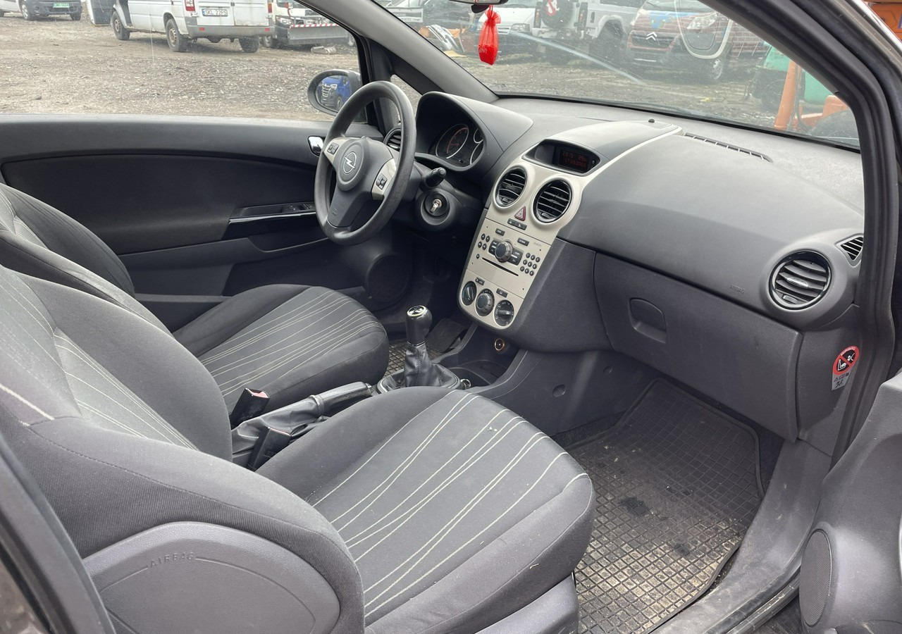 Opel Corsa D Opel Corsa 1,2-16V 80KM Klima 2008 - هاتشباك: صور 2 Opel Corsa D Opel Corsa 1,2-16V 80KM Klima 2008 - هاتشباك: صور 2