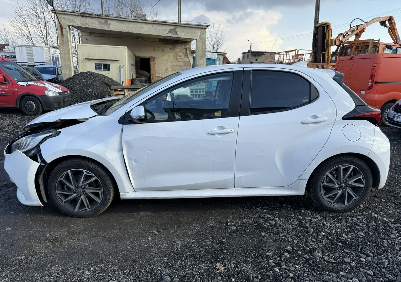 Toyota Yaris IV Toyota Yaris Hybrid 1.5 Active Salon PL 2023 FV 23% - سيارة: صور 2 Toyota Yaris IV Toyota Yaris Hybrid 1.5 Active Salon PL 2023 FV 23% - سيارة: صور 2