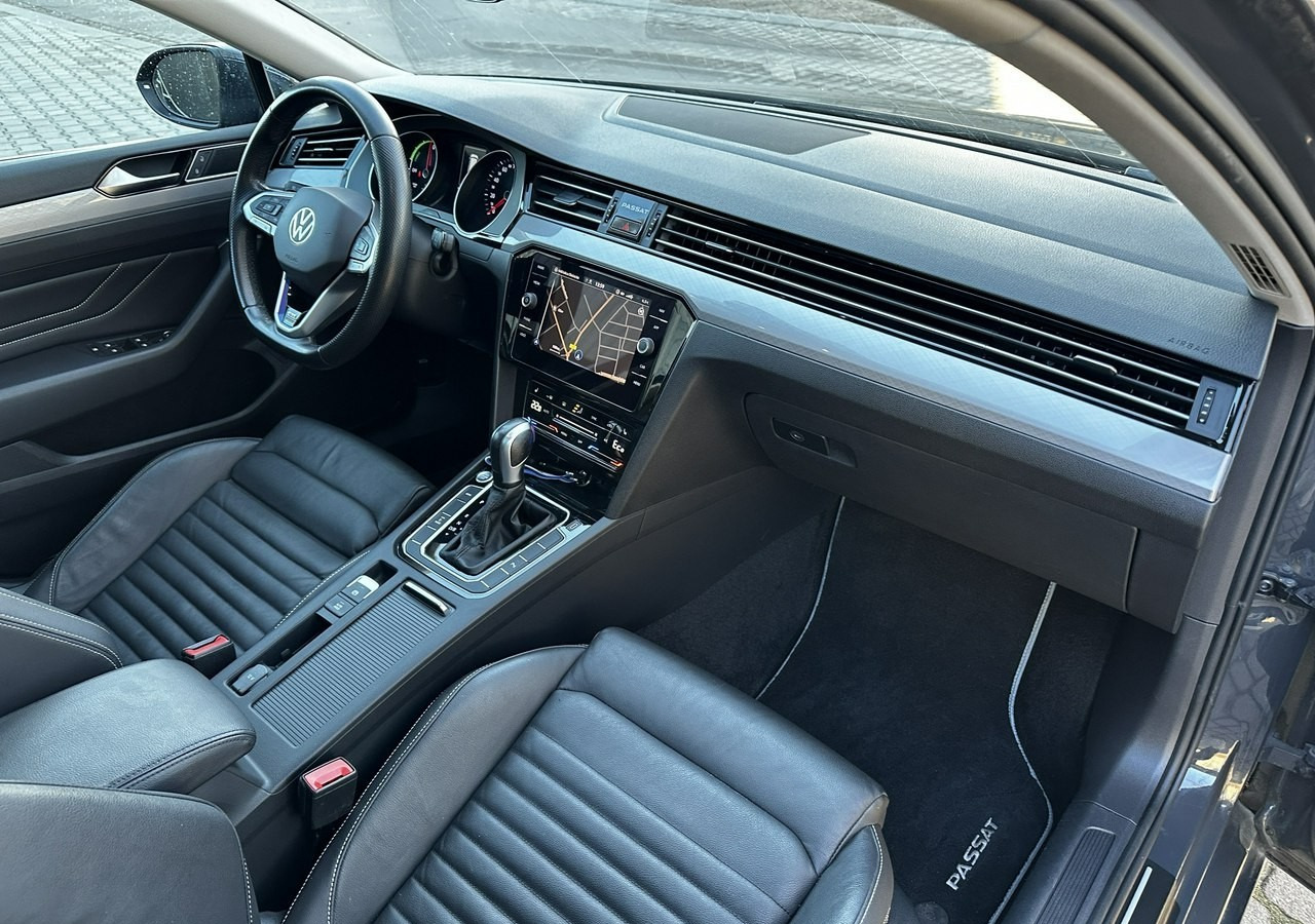 Volkswagen Passat B8 GTE 1.4TSI 218KM Hybryda Plug-in zasięg 50km Panorama*Navi*Skóra*FV2 - سيارة: صور 2 Volkswagen Passat B8 GTE 1.4TSI 218KM Hybryda Plug-in zasięg 50km Panorama*Navi*Skóra*FV2 - سيارة: صور 2