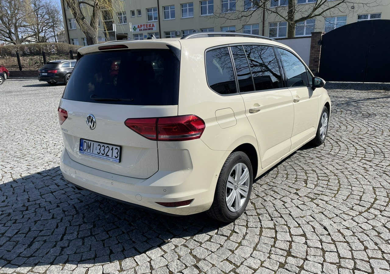 Volkswagen Touran III 2.0 TDI DSG Automat 7osobowy 2020 - سيارة: صور 2 Volkswagen Touran III 2.0 TDI DSG Automat 7osobowy 2020 - سيارة: صور 2