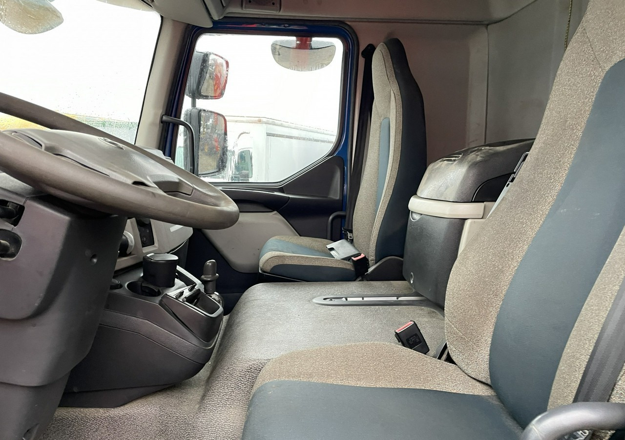 Interior photo 1: الشاسيه شاحنة Volvo Inny Volvo Volvo FLB3C-280 Rama Klima 16000DMC 2016r EURO 6