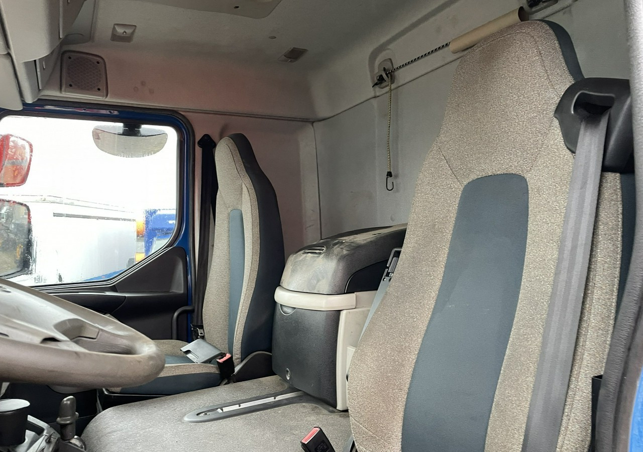 Interior photo 2: الشاسيه شاحنة Volvo Inny Volvo Volvo FLB3C-280 Rama Klima 16000DMC 2016r EURO 6