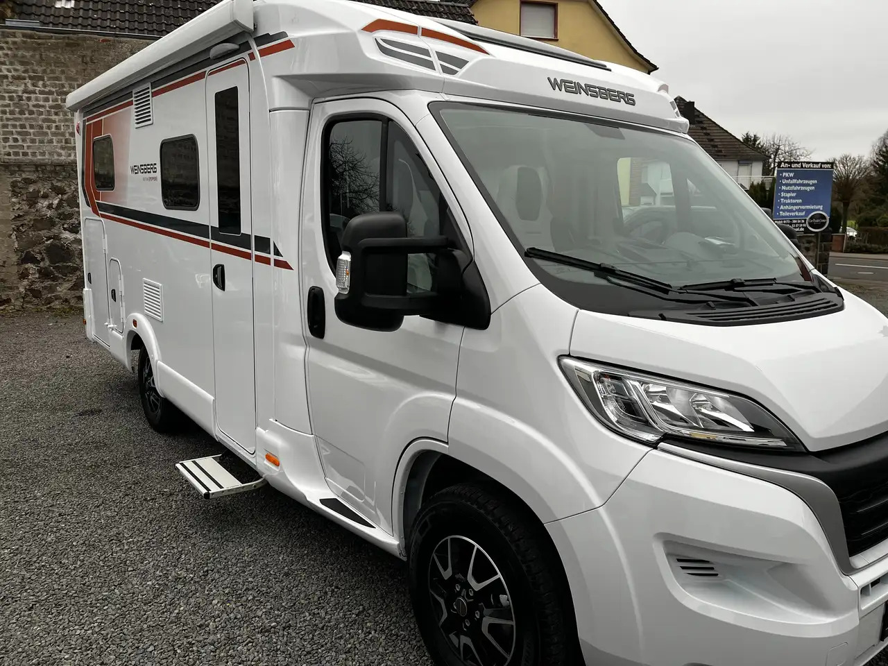Weinsberg CaraCompact 600 MEG Pepper Mietwagen Verfügbar - موتر هوم شبه متكامل: صور 1 Weinsberg CaraCompact 600 MEG Pepper Mietwagen Verfügbar - موتر هوم شبه متكامل: صور 1