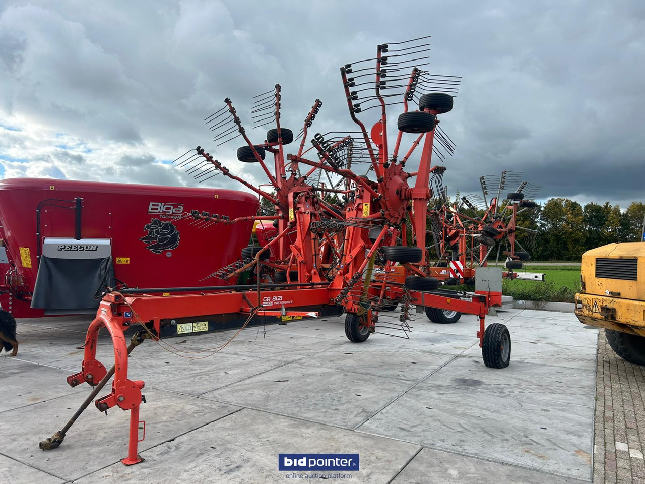 Kuhn GA8121 - لمّامَة القش: صور 2 Kuhn GA8121 - لمّامَة القش: صور 2