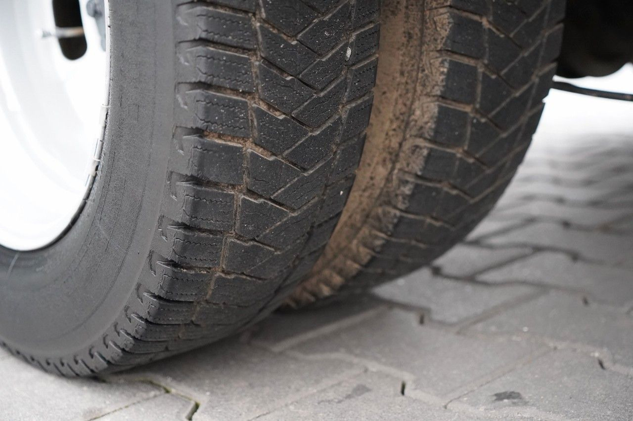 الشاحنات الصغيرة المبردة Iveco DAILY 35.120 / CHŁODNIA LAMBERET / AGREGAT CARRI: صور 12 الشاحنات الصغيرة المبردة Iveco DAILY 35.120 / CHŁODNIA LAMBERET / AGREGAT CARRI: صور 12