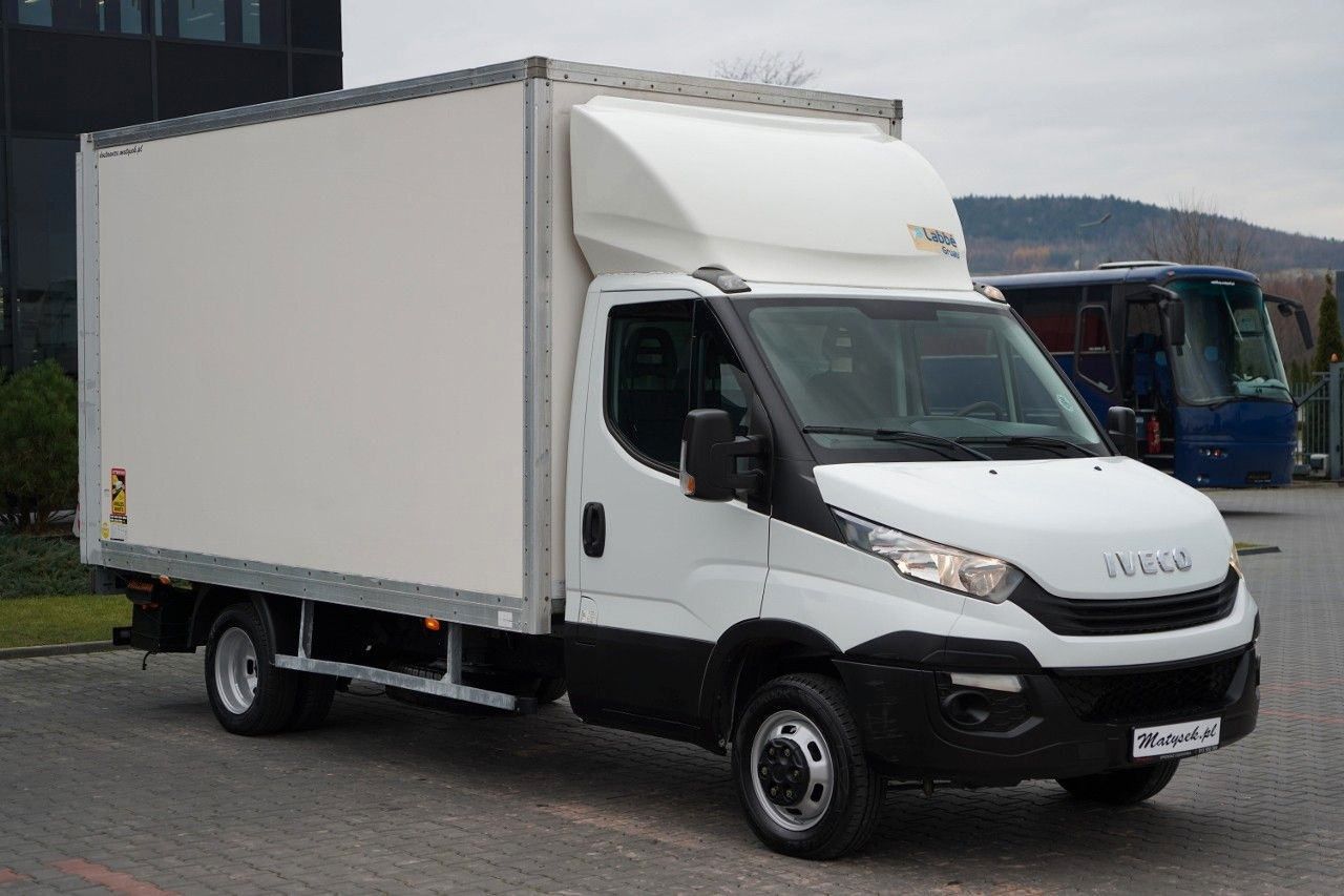 Iveco DAILY 35-140 / KONTENER 4,2 M / WINDA / BLIŹNIAK - الشاحنات الصغيرة المبردة: صور 3 Iveco DAILY 35-140 / KONTENER 4,2 M / WINDA / BLIŹNIAK - الشاحنات الصغيرة المبردة: صور 3