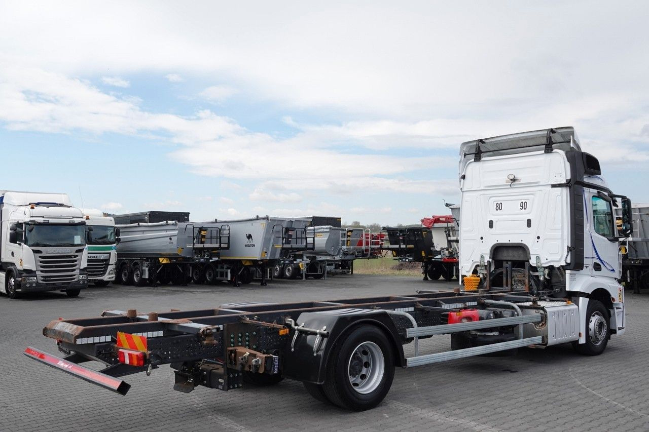 Mercedes-Benz ACTROS 1845 / BDF / DO PRZEWOZU KONTENERÓW / - شاحنات الحاويات / جسم علوي قابل للتغيير شاحنة: صور 4 Mercedes-Benz ACTROS 1845 / BDF / DO PRZEWOZU KONTENERÓW / - شاحنات الحاويات / جسم علوي قابل للتغيير شاحنة: صور 4