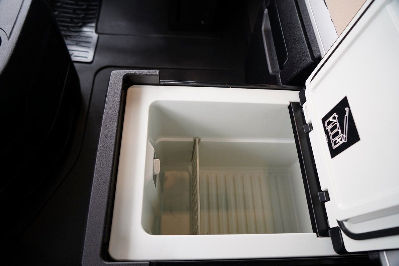 شاحنة جرار Mercedes-Benz ACTROS 1845 / BIG SPACE / 2020: صور 27 شاحنة جرار Mercedes-Benz ACTROS 1845 / BIG SPACE / 2020: صور 27