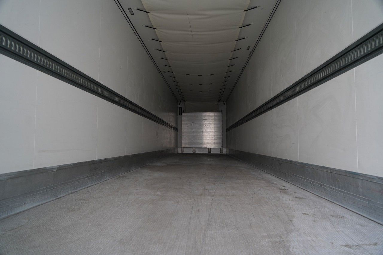مبردة نصف مقطورة Schmitz Cargobull REFRIGERATED / FLOWER / THERMO KING / SLX 300 /: صور 15 مبردة نصف مقطورة Schmitz Cargobull REFRIGERATED / FLOWER / THERMO KING / SLX 300 /: صور 15