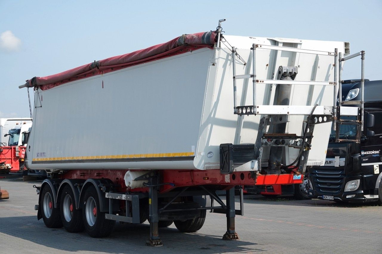 Schmitz Cargobull WYWROTKA 40 M3 / MULDA ALUMINIOWA / OŚ PODNOSZON - قلابة نصف مقطورة: صور 1 Schmitz Cargobull WYWROTKA 40 M3 / MULDA ALUMINIOWA / OŚ PODNOSZON - قلابة نصف مقطورة: صور 1