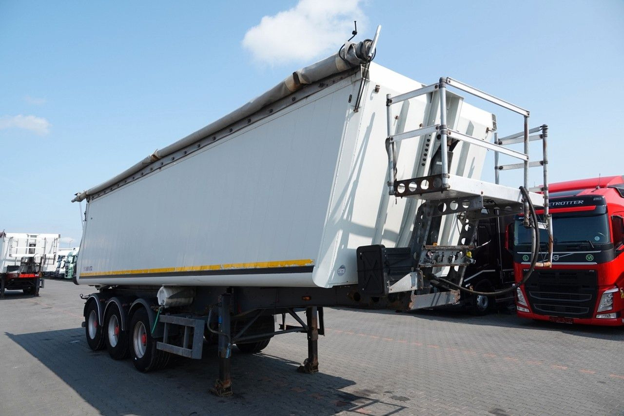 Schmitz Cargobull WYWROTKA 40 M3 / MULDA ALUMINIOWA / OŚ PODNOSZO - قلابة نصف مقطورة: صور 2 Schmitz Cargobull WYWROTKA 40 M3 / MULDA ALUMINIOWA / OŚ PODNOSZO - قلابة نصف مقطورة: صور 2