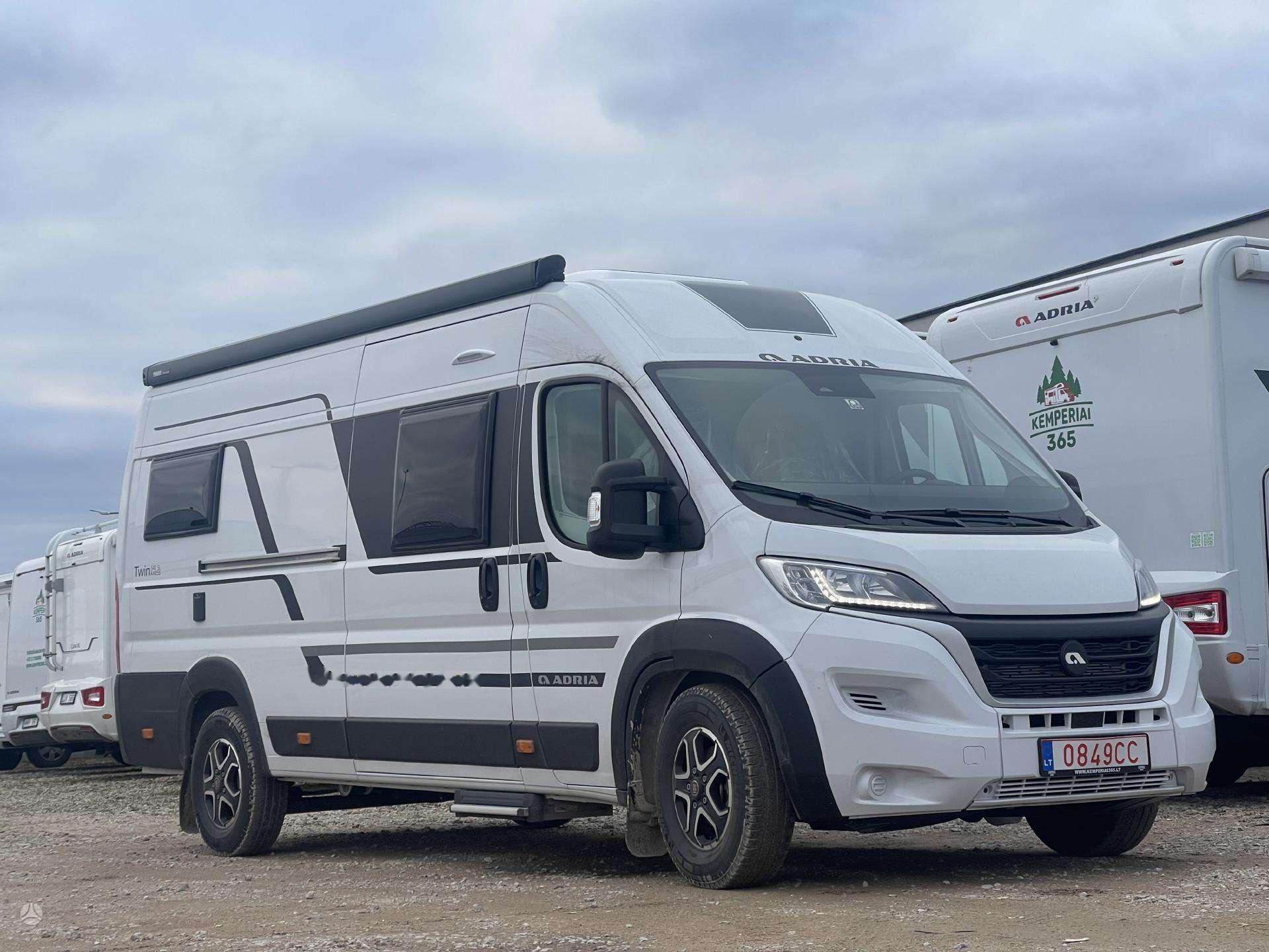 ADRIA Twin Axess 640SL - كرفان فان: صور 2 ADRIA Twin Axess 640SL - كرفان فان: صور 2