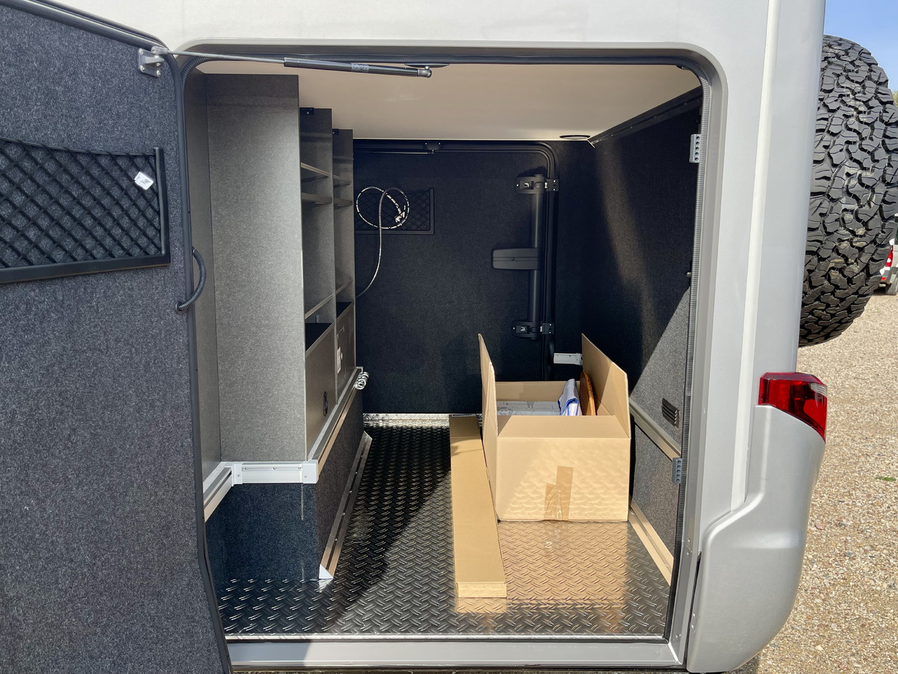 جديد موتر هوم شبه متكامل HYMER / ERIBA MLT 580 4x4: صور 17