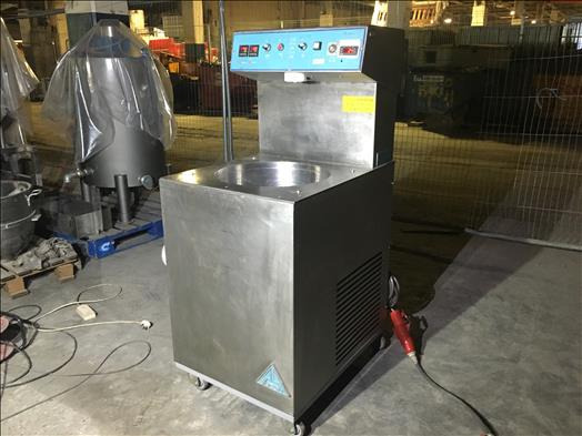 Selmi Ghana top Chocolate melting tank - آلة الغذاء: صور 2 Selmi Ghana top Chocolate melting tank - آلة الغذاء: صور 2