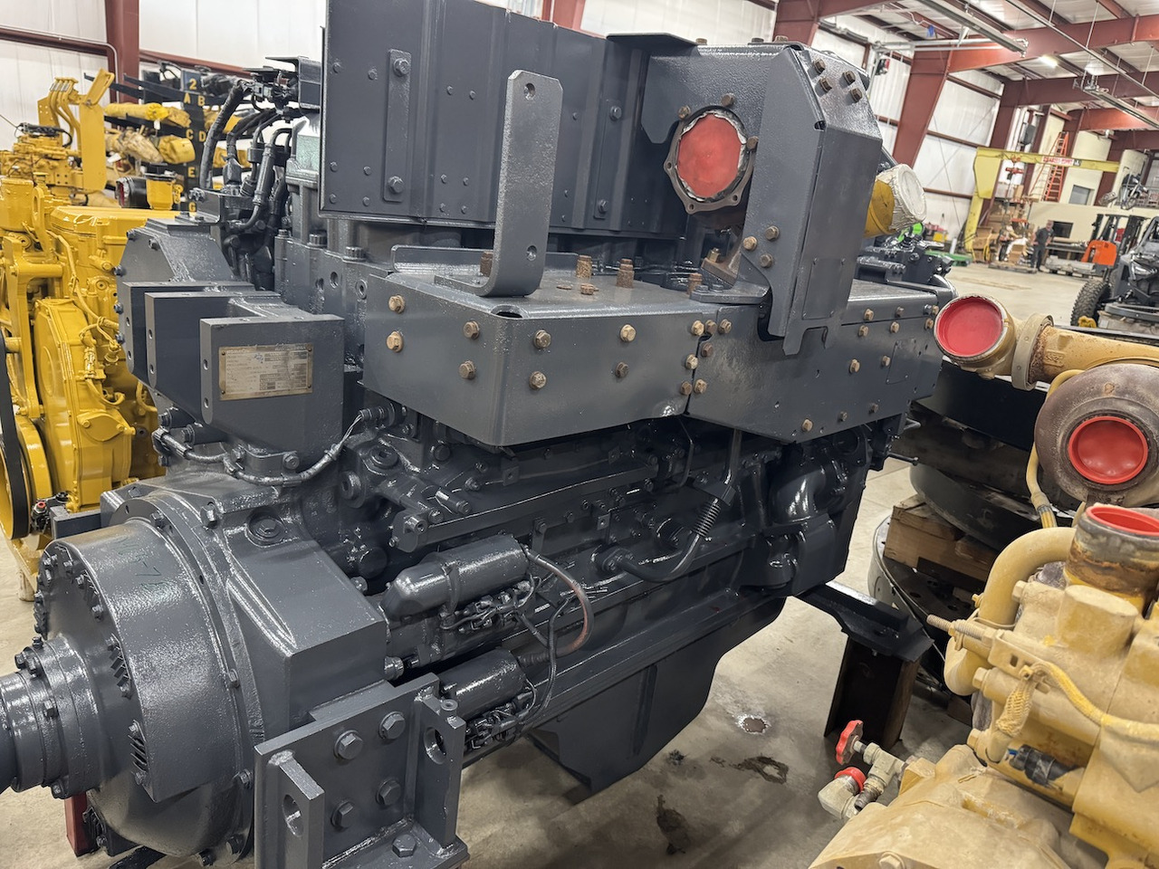 Komatsu SAA6D170E-5 - المحرك - آلات البناء: صور 1 Komatsu SAA6D170E-5 - المحرك - آلات البناء: صور 1