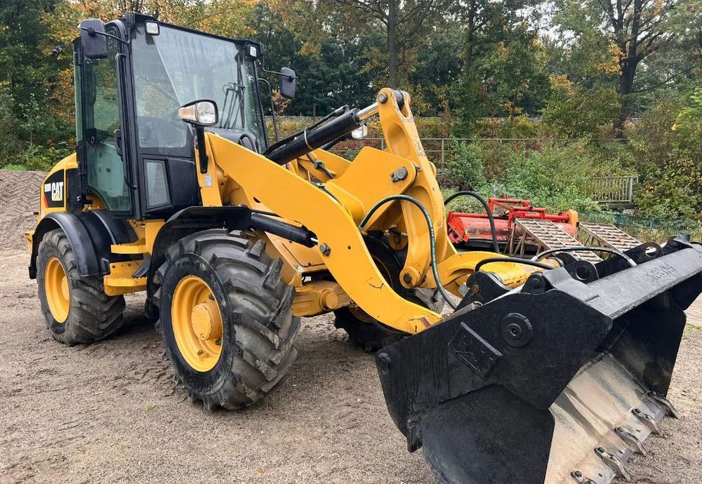 Caterpillar CAT 908M / SPROWADZONA / ŁYŻKA SZCZĘKA + WIDŁY / / 2017R / W ORGINALE / Z NIEMIEC / 1 WŁAŚCICIEL/ - اللودر بعجل: صور 2 Caterpillar CAT 908M / SPROWADZONA / ŁYŻKA SZCZĘKA + WIDŁY / / 2017R / W ORGINALE / Z NIEMIEC / 1 WŁAŚCICIEL/ - اللودر بعجل: صور 2