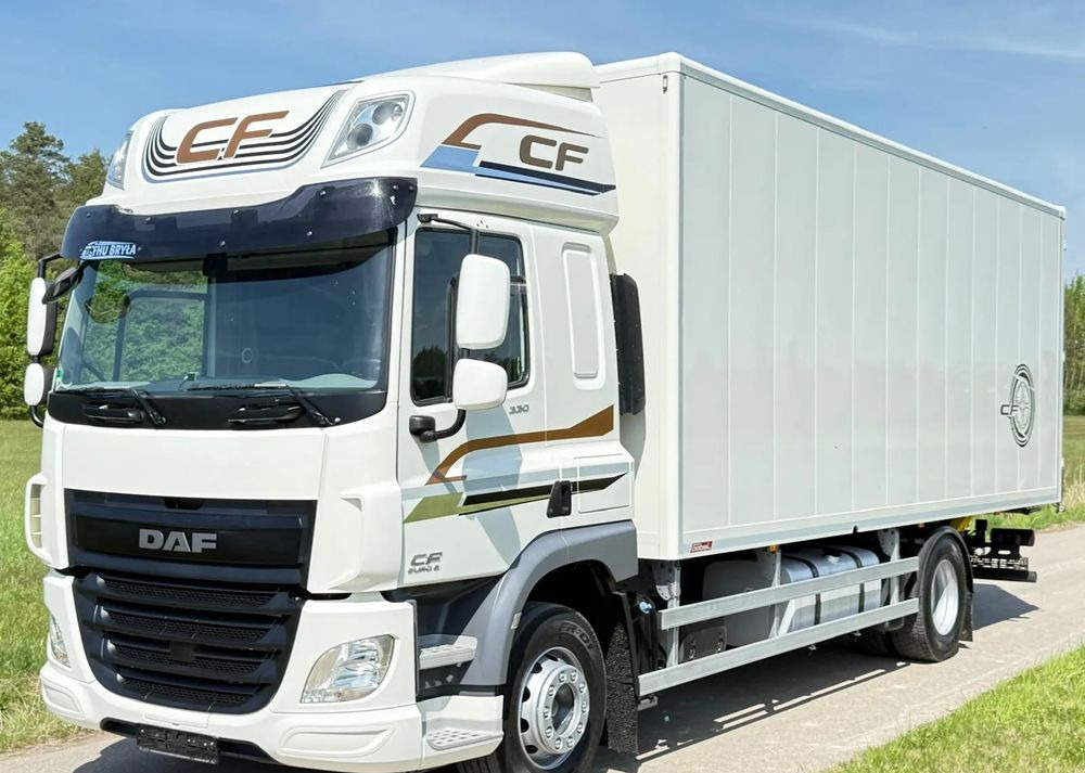 DAF CF 330/10.2017/KONTENER/IZOTERMA/WINDA/18 PALET/E6/NISKI PRZEBIEG/Z NIEMIEC/JAK NOWY/DUŻY SILNIK/ - بصندوق مغلق شاحنة: صور 1 DAF CF 330/10.2017/KONTENER/IZOTERMA/WINDA/18 PALET/E6/NISKI PRZEBIEG/Z NIEMIEC/JAK NOWY/DUŻY SILNIK/ - بصندوق مغلق شاحنة: صور 1