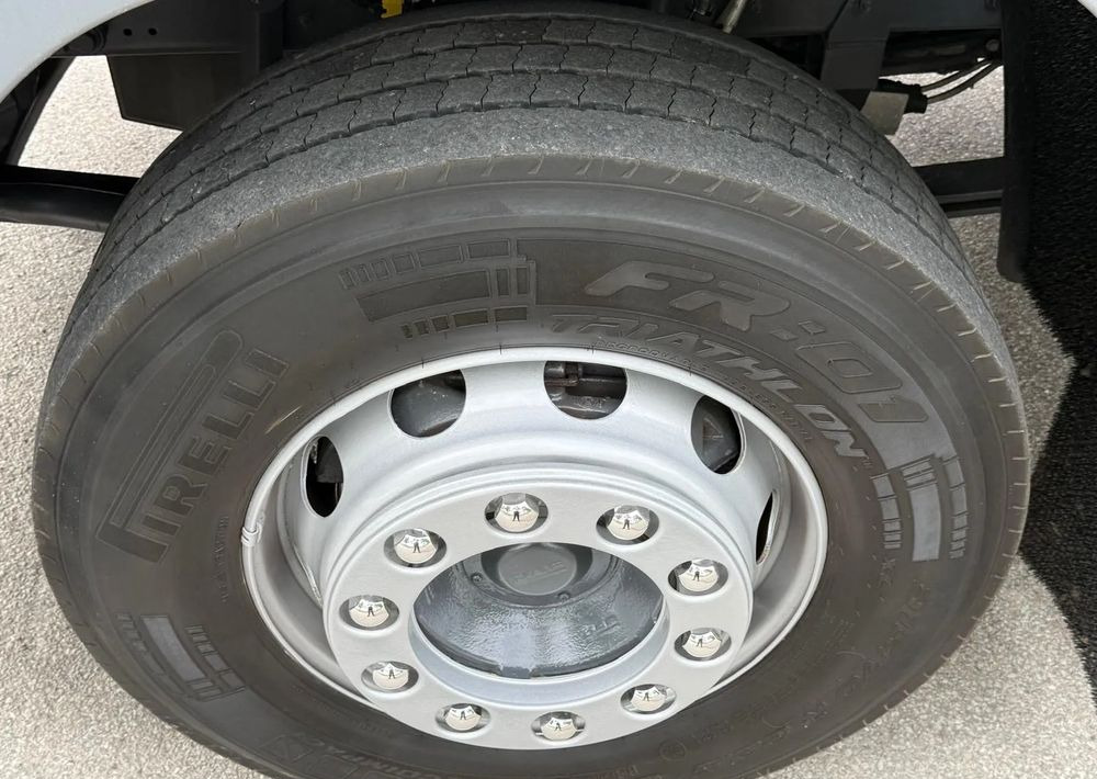 بصندوق مغلق شاحنة DAF CF 330/10.2017/KONTENER MEBLOWY/IZOTERMA/WINDA/18 PALET/E6/NISKI PRZEBIEG/Z NIEMIEC/JAK NOWY/DUŻY SILNIK  10 837cm3//: صور 17