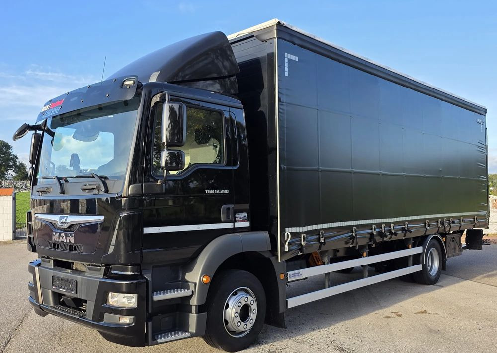 MAN TGM 12.290 / 15.290 / E6/ FIRANKA /BOCZNE DRZWI / BURTO-FIRANKA / 18PALET / WINDA / NISKI PRZEBIEG / 2018/ CAŁY NA PODUSZKACH / SERWISOWANY - شاحنة ستارة: صور 1 MAN TGM 12.290 / 15.290 / E6/ FIRANKA /BOCZNE DRZWI / BURTO-FIRANKA / 18PALET / WINDA / NISKI PRZEBIEG / 2018/ CAŁY NA PODUSZKACH / SERWISOWANY - شاحنة ستارة: صور 1