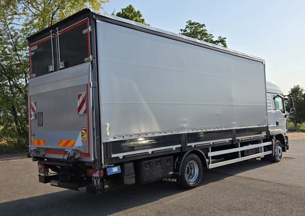 MAN TGM 15.290 / BURTO-FIRANKA / CAŁY NA PODUSZKACH /KLIMA POSTOJOWA / 2018R / NISKI PRZEBIEG / 18 PALET / E6 / JAK NOWY / WINDA / - شاحنة ستارة: صور 3 MAN TGM 15.290 / BURTO-FIRANKA / CAŁY NA PODUSZKACH /KLIMA POSTOJOWA / 2018R / NISKI PRZEBIEG / 18 PALET / E6 / JAK NOWY / WINDA / - شاحنة ستارة: صور 3