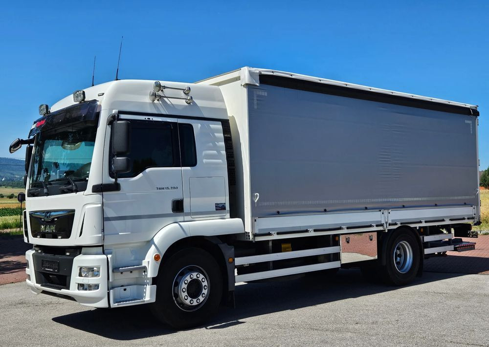 MAN TGM 15.290/E6/FIRANKA/BURTO-FIRANKA/SZKOŁA JAZDY/MAŁY ROZSTAW OSI/16PALET/WINDA/NISKI PRZEBIEG/2019/SERWISOWANY/JAK NOWY - شاحنة ستارة: صور 1 MAN TGM 15.290/E6/FIRANKA/BURTO-FIRANKA/SZKOŁA JAZDY/MAŁY ROZSTAW OSI/16PALET/WINDA/NISKI PRZEBIEG/2019/SERWISOWANY/JAK NOWY - شاحنة ستارة: صور 1