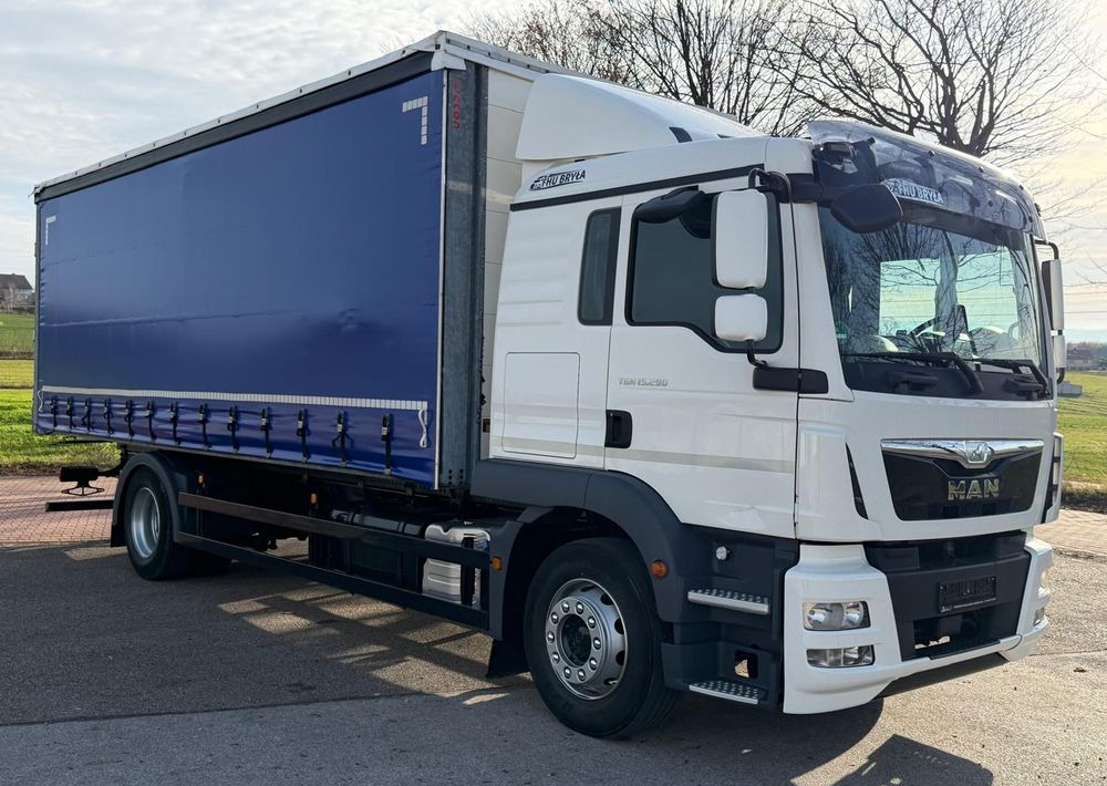 MAN TGM 15.290 / FIRANKA / 2016R / KLIMA POSTOJOWA /SPROWADZONY/ 8T ŁADOWNOŚĆ / 17 PALET / E6 / WINDA / - شاحنة ستارة: صور 2 MAN TGM 15.290 / FIRANKA / 2016R / KLIMA POSTOJOWA /SPROWADZONY/ 8T ŁADOWNOŚĆ / 17 PALET / E6 / WINDA / - شاحنة ستارة: صور 2