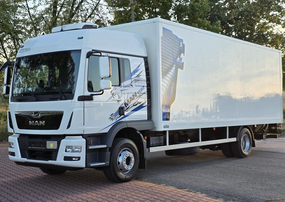 MAN TGM 15.290 / TGL / KONTENER / IZOTERMA / WINDA / KLIMA POSTOJOWA / 2019R / EURO 6 / PEŁEN SERWIS / 8200KG ŁADOWNOŚĆ / SPROWADZONY / ZADBANY / JAK NOWY / KSIĄŻKA SERWISOWA / E6 / 18 PALET - بصندوق مغلق شاحنة: صور 1 MAN TGM 15.290 / TGL / KONTENER / IZOTERMA / WINDA / KLIMA POSTOJOWA / 2019R / EURO 6 / PEŁEN SERWIS / 8200KG ŁADOWNOŚĆ / SPROWADZONY / ZADBANY / JAK NOWY / KSIĄŻKA SERWISOWA / E6 / 18 PALET - بصندوق مغلق شاحنة: صور 1