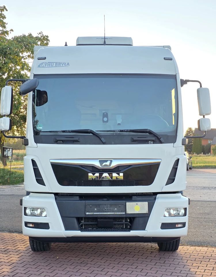 MAN TGM 15.290 / TGL / KONTENER / IZOTERMA / WINDA / KLIMA POSTOJOWA / 2019R / EURO 6 / PEŁEN SERWIS / 8200KG ŁADOWNOŚĆ / SPROWADZONY / ZADBANY / JAK NOWY / KSIĄŻKA SERWISOWA / E6 / 18 PALET - بصندوق مغلق شاحنة: صور 5 MAN TGM 15.290 / TGL / KONTENER / IZOTERMA / WINDA / KLIMA POSTOJOWA / 2019R / EURO 6 / PEŁEN SERWIS / 8200KG ŁADOWNOŚĆ / SPROWADZONY / ZADBANY / JAK NOWY / KSIĄŻKA SERWISOWA / E6 / 18 PALET - بصندوق مغلق شاحنة: صور 5