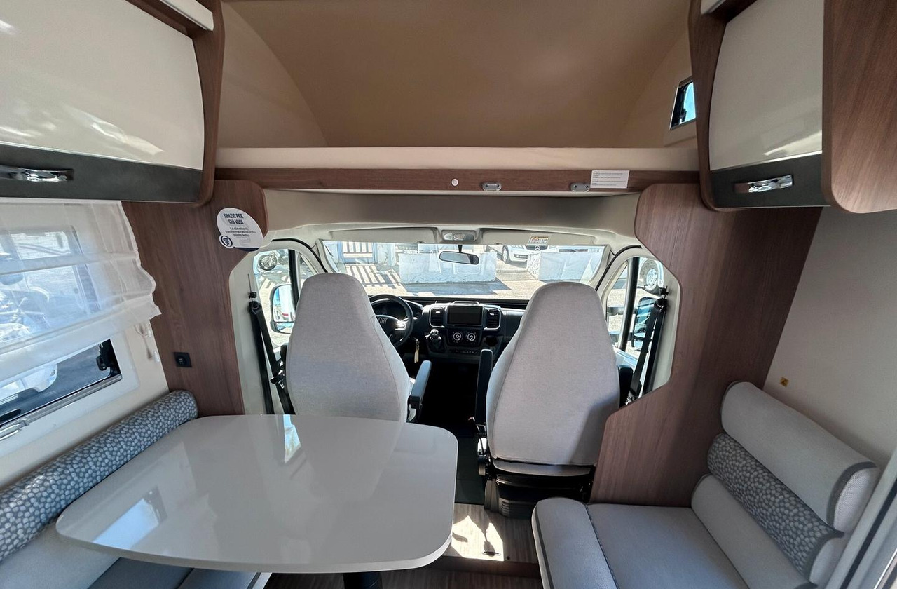 Elnagh BARON 65 - موتر هوم سقف عالي: صور 4 Elnagh BARON 65 - موتر هوم سقف عالي: صور 4