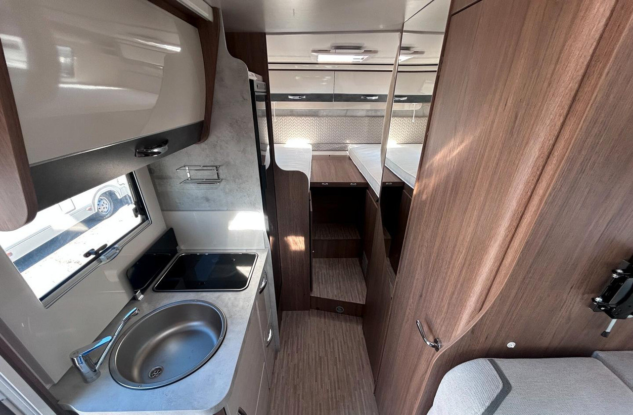 Elnagh BARON 65 - موتر هوم سقف عالي: صور 5 Elnagh BARON 65 - موتر هوم سقف عالي: صور 5