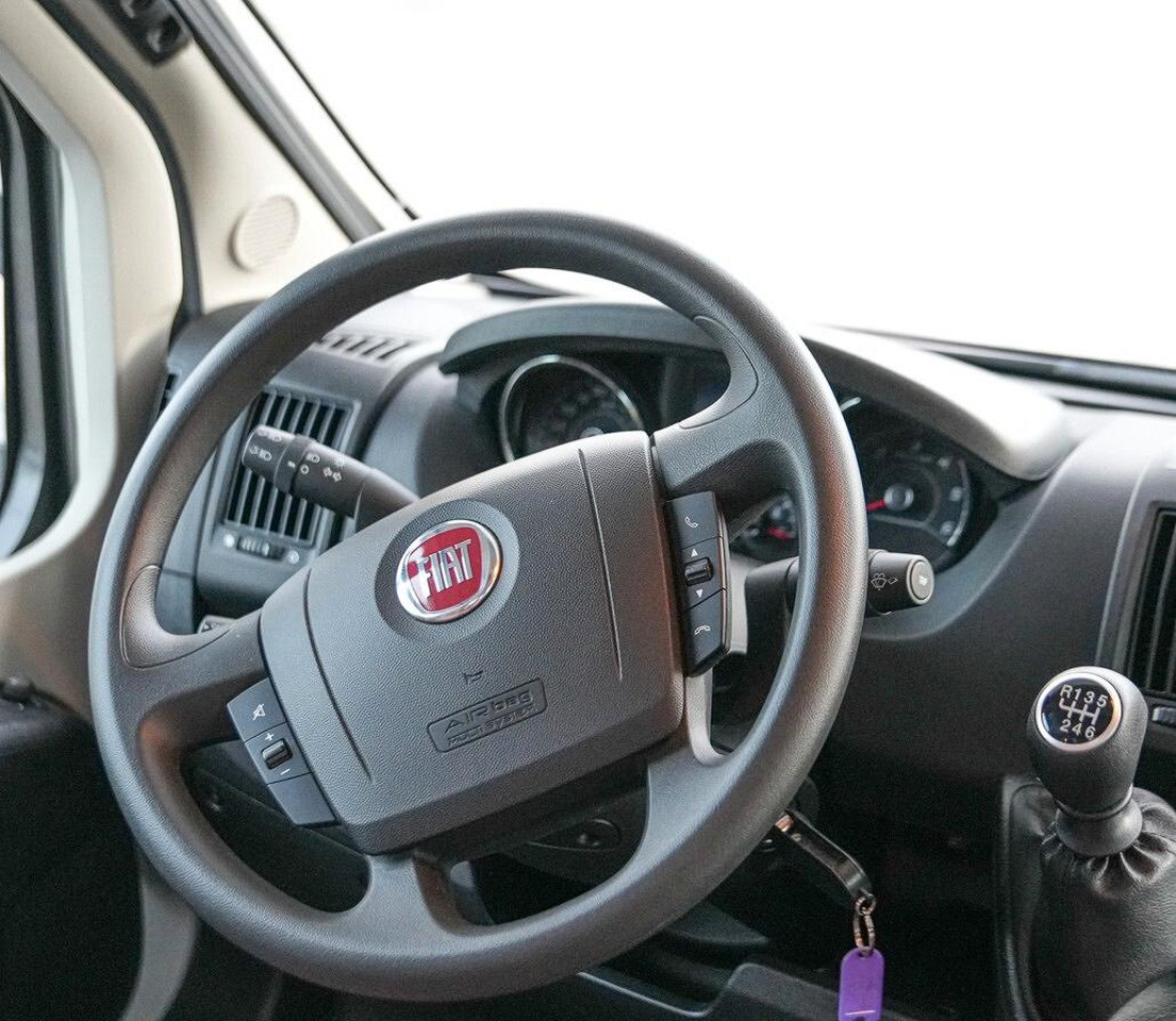 Knaus LIVE TRAVELLER 600 - موتر هوم سقف عالي: صور 4 Knaus LIVE TRAVELLER 600 - موتر هوم سقف عالي: صور 4