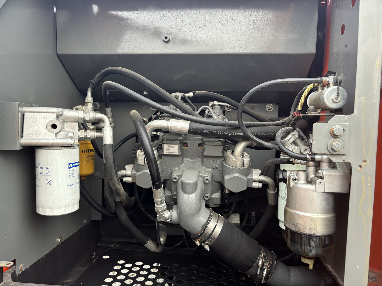 Hitachi Zx200-3 - حفارات زحافة: صور 3 Hitachi Zx200-3 - حفارات زحافة: صور 3