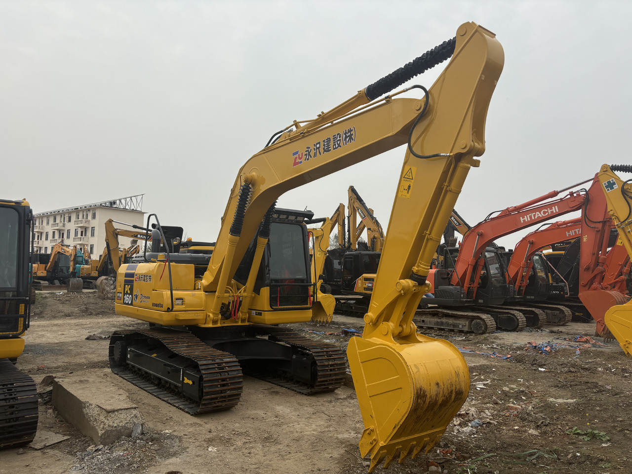 KOMATSU PC160 - حفارات زحافة: صور 3 KOMATSU PC160 - حفارات زحافة: صور 3