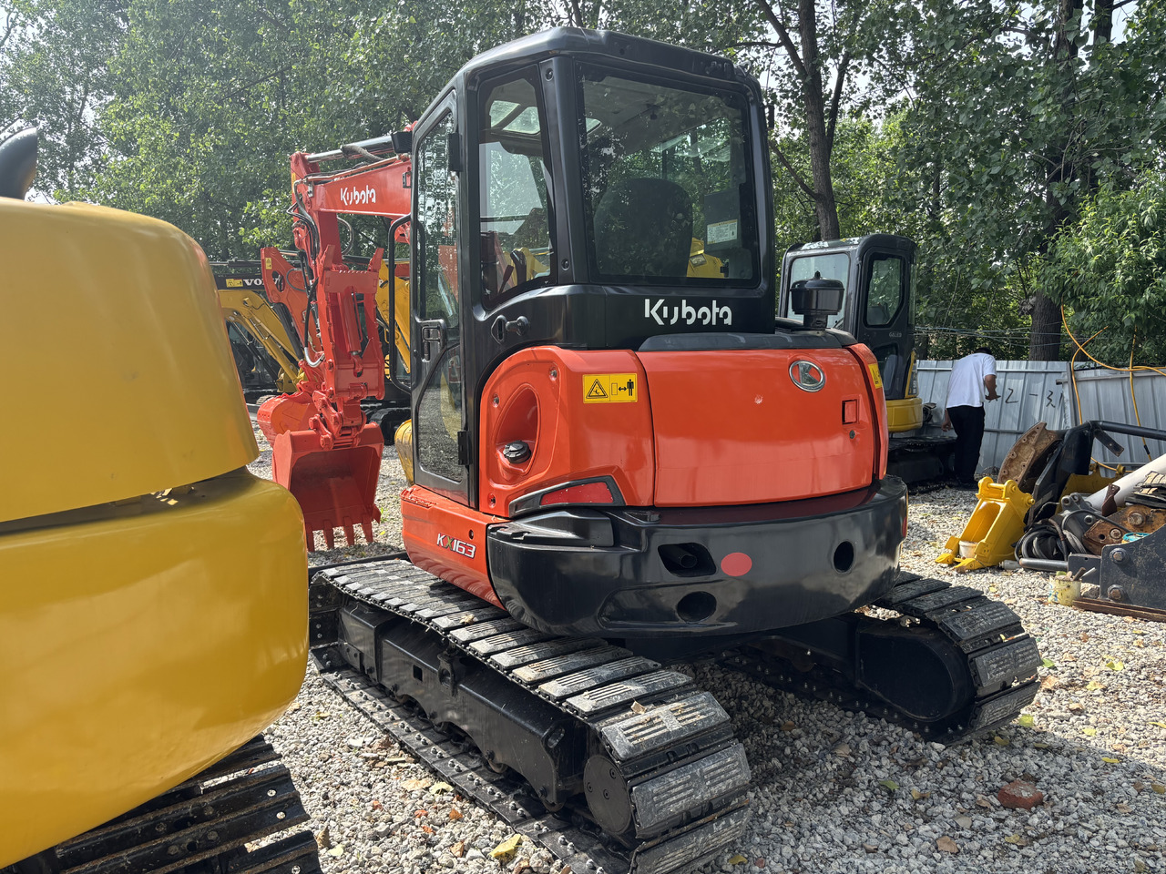 KUBOTA KX163 Carrying a thumb clip. - حفارة مصغرة: صور 3 KUBOTA KX163 Carrying a thumb clip. - حفارة مصغرة: صور 3