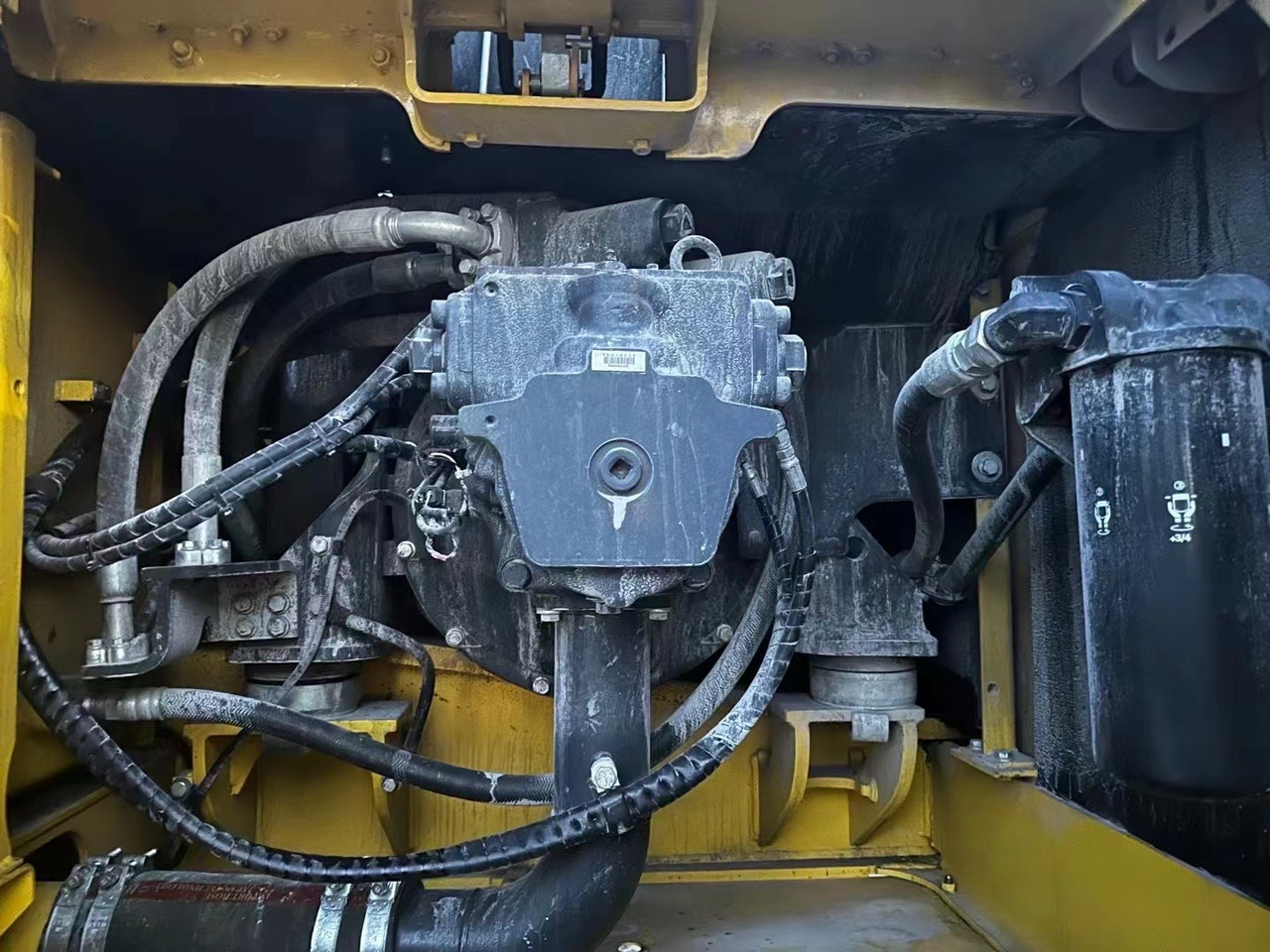 Komatsu PC 350-7 PC350 - حفارات زحافة: صور 4 Komatsu PC 350-7 PC350 - حفارات زحافة: صور 4