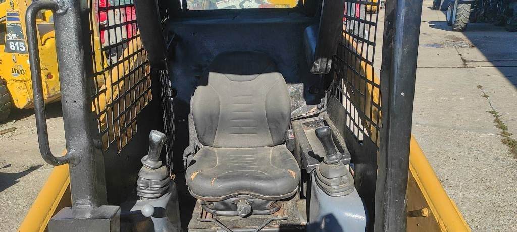 شيول صغير CAT 216: صور 8