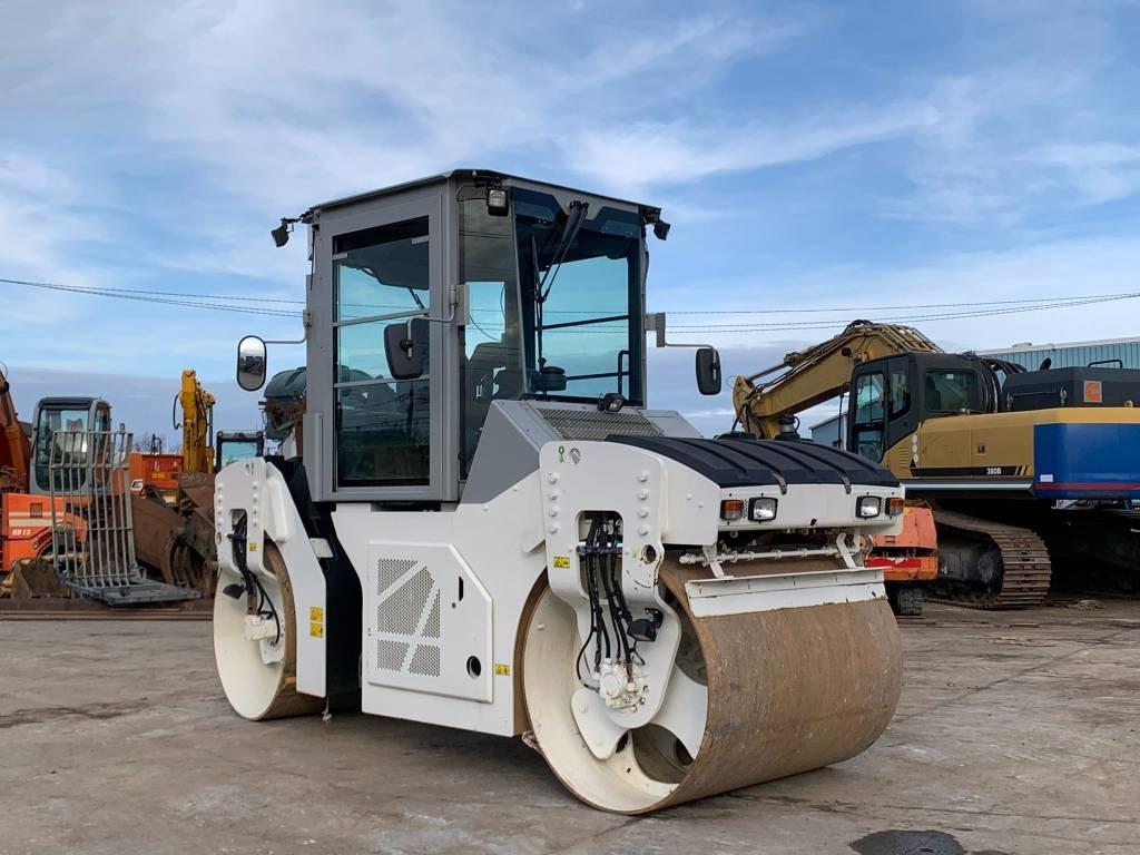 CAT CB 7 - مدحلة الأسفلت: صور 2 CAT CB 7 - مدحلة الأسفلت: صور 2