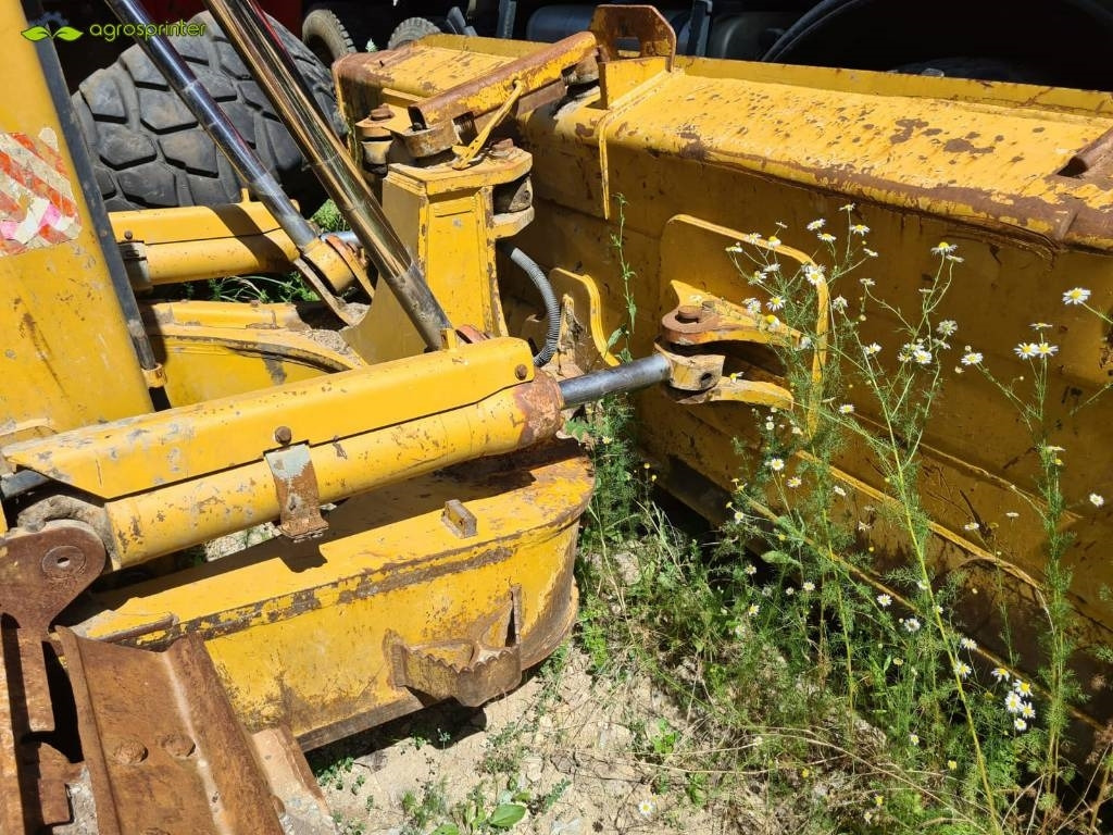 بلدوزر CAT D 6 R XL: صور 6