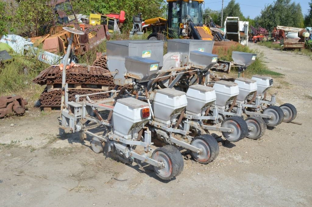 Carraro Elli 4000 - وضع البذور فى خطوط: صور 2 Carraro Elli 4000 - وضع البذور فى خطوط: صور 2