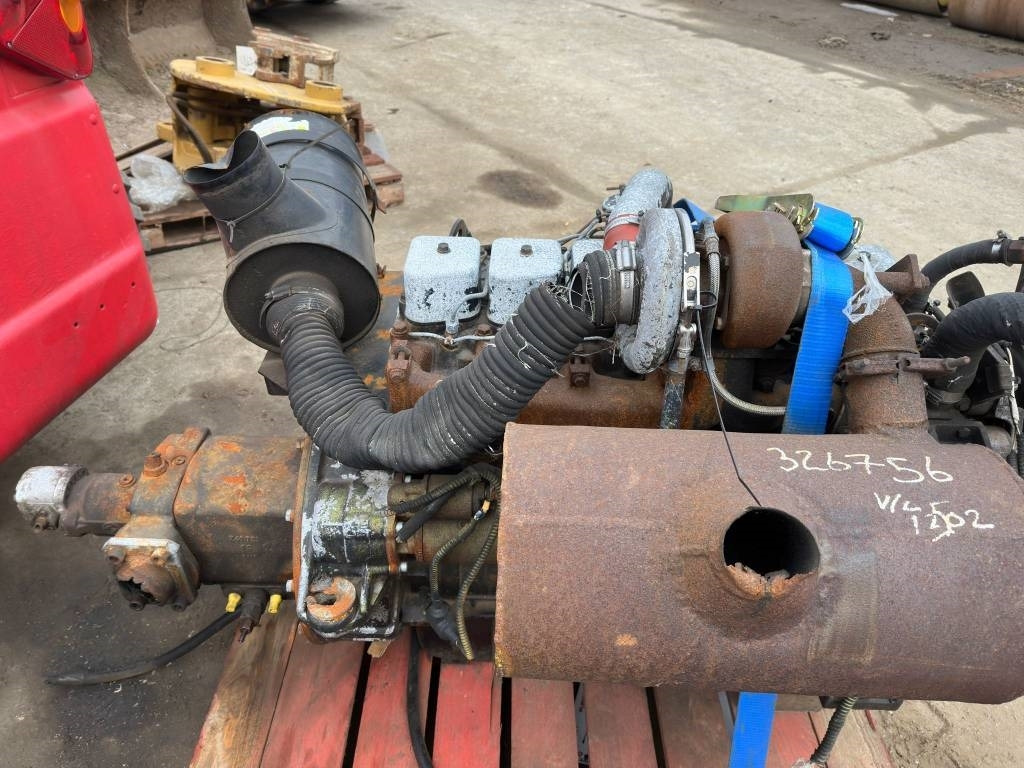 Cummins/Case 6T 590/95 - المحرك - آلات البناء: صور 2 Cummins/Case 6T 590/95 - المحرك - آلات البناء: صور 2
