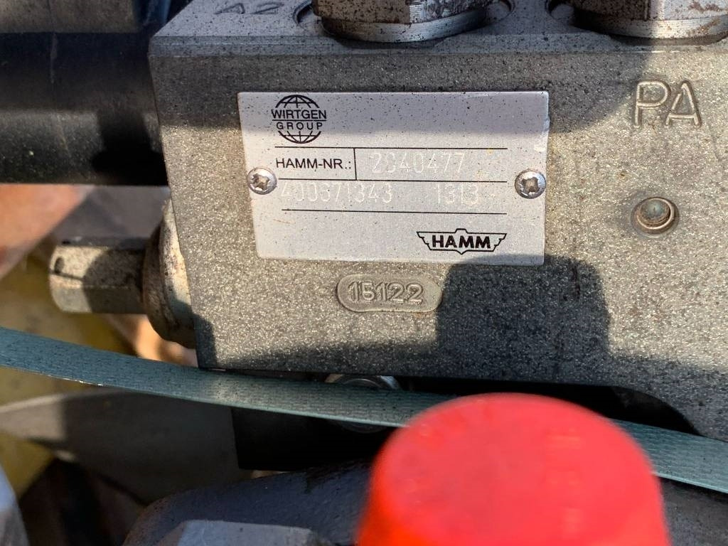 Hamm H12VV Hydraulic Pump - علم السوائل المتحركة - آلات البناء: صور 3 Hamm H12VV Hydraulic Pump - علم السوائل المتحركة - آلات البناء: صور 3