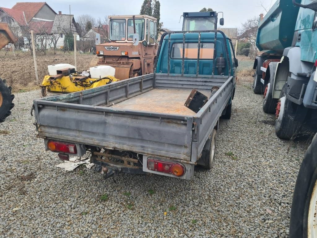 Hyundai H 100 - شاحنات مسطحة: صور 3 Hyundai H 100 - شاحنات مسطحة: صور 3
