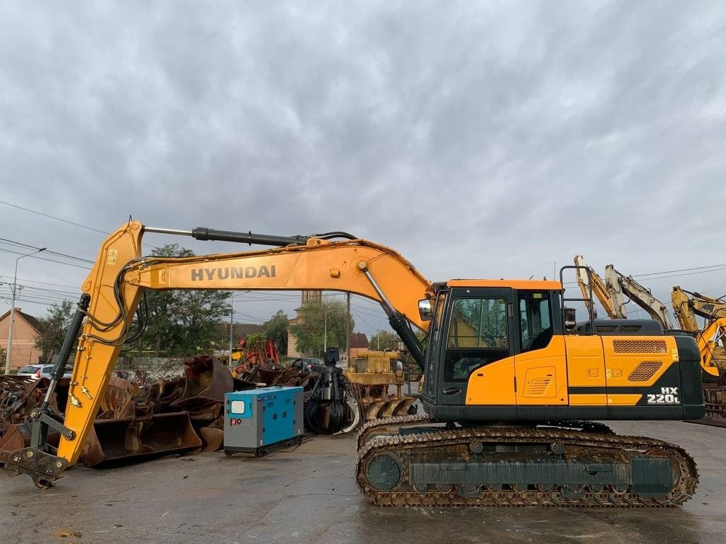 Hyundai HX 220 L - حفارات زحافة: صور 2 Hyundai HX 220 L - حفارات زحافة: صور 2