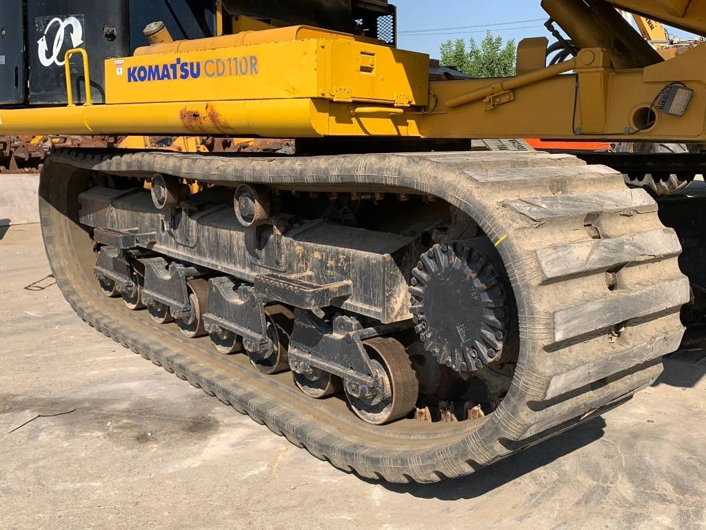 Komatsu CD 110 R-1 - عربات نقل قلابة مجنزرة: صور 4 Komatsu CD 110 R-1 - عربات نقل قلابة مجنزرة: صور 4