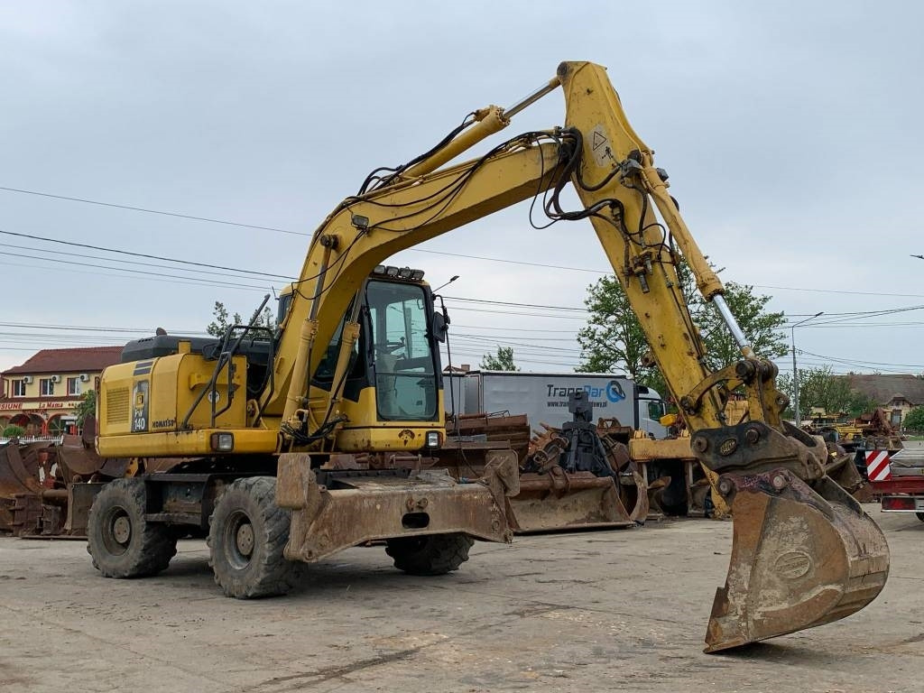 Komatsu PW 140-7 - حفارة على عجلات: صور 5 Komatsu PW 140-7 - حفارة على عجلات: صور 5