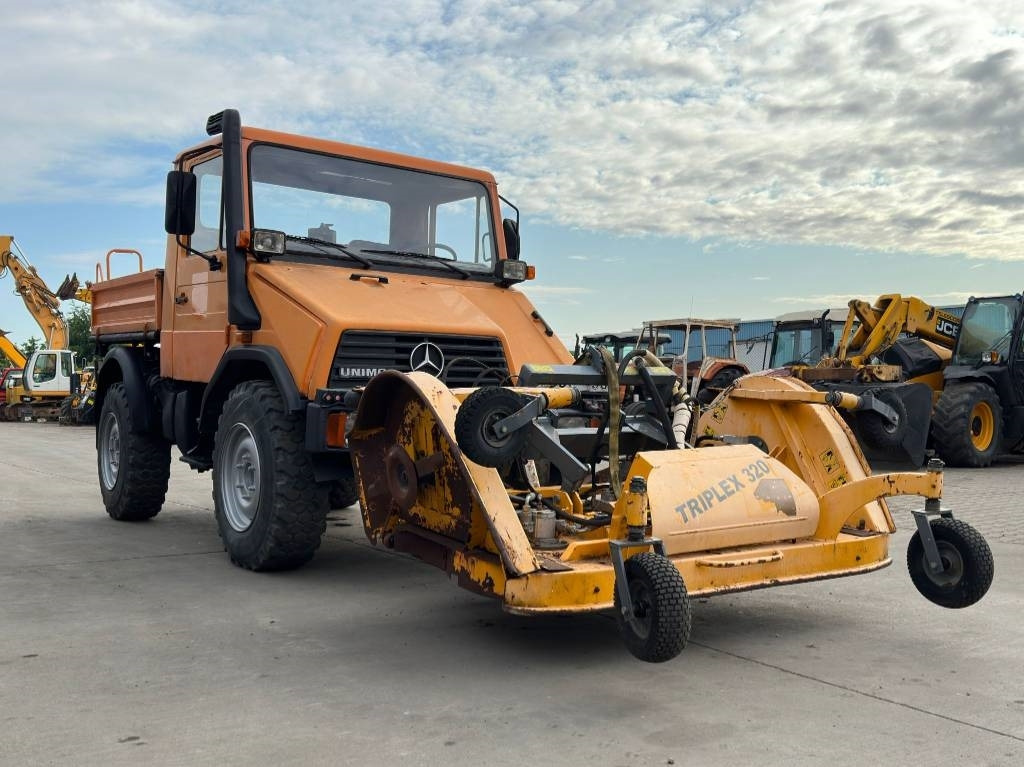 Mercedes-Benz Unimog 408/10 - سيارة بلدية: صور 5 Mercedes-Benz Unimog 408/10 - سيارة بلدية: صور 5