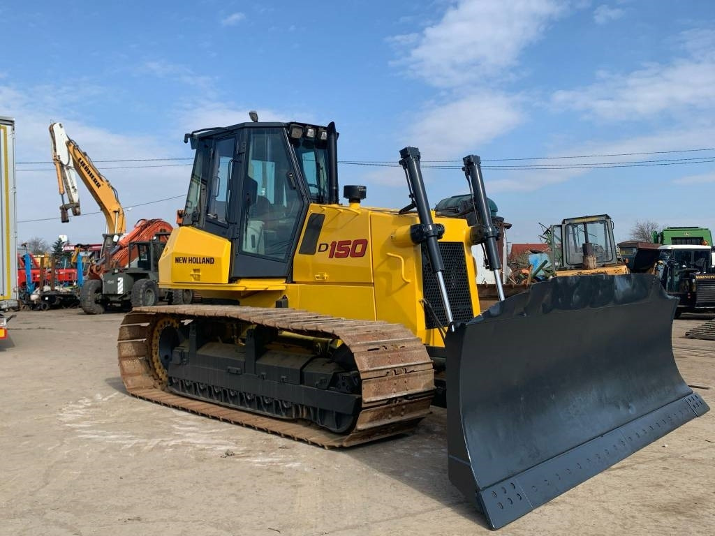 New Holland D 150 - بلدوزر: صور 1 New Holland D 150 - بلدوزر: صور 1