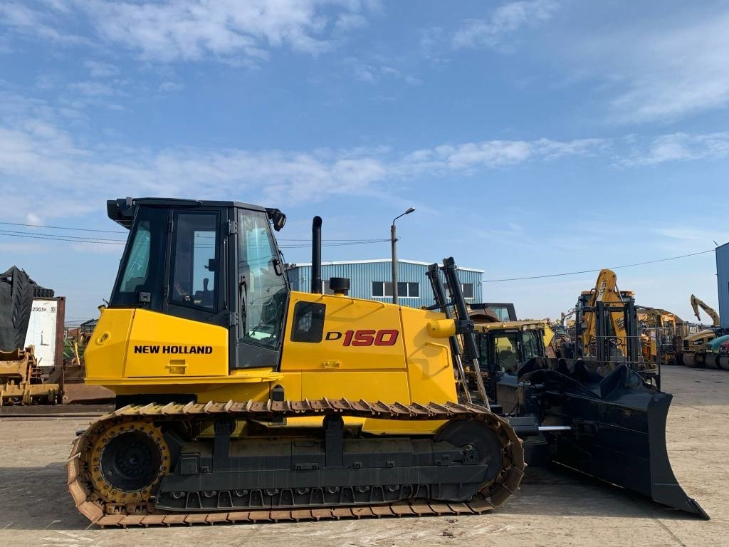 New Holland D 150 - بلدوزر: صور 2 New Holland D 150 - بلدوزر: صور 2